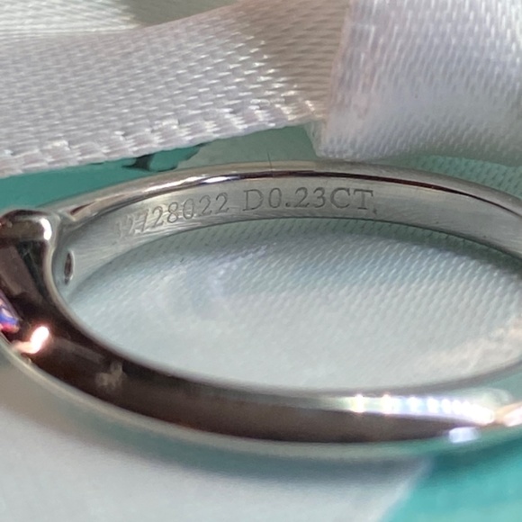 SOLD 🔥Tiffany & Co .23 PlatinumDiamond Solitaire Engagement Laser VVS1 EX - Picture 6 of 8